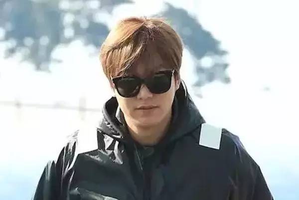 快拿下这只温柔野兽，TA能帮你挡脸藏肉！