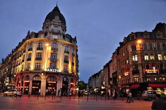 欧洲杯举办的球场,欧洲杯揭幕赛球场