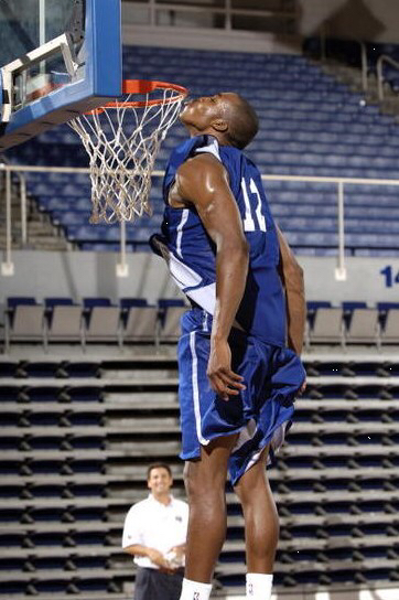 台湾最强高中生组队去野球场,nba青少年打球