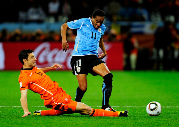 曾效力巴萨拜仁AC拿遍冠军和中超谈妥后疑加价遭拒无奈退役