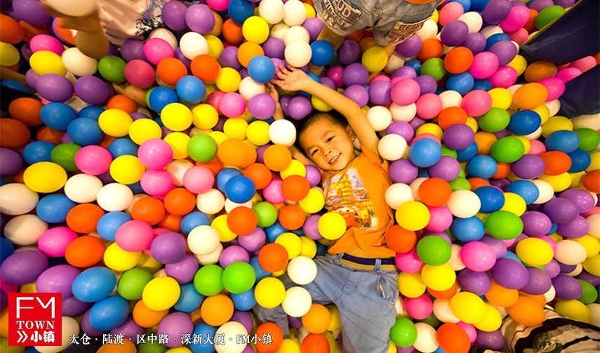 大牌，折扣！FM小镇打造小香港，休闲购物两不误！