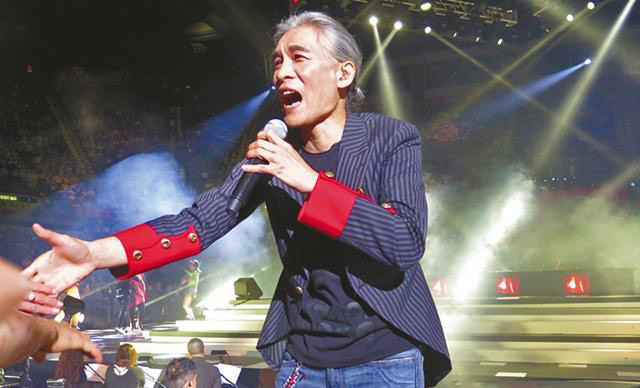 他是李丽珍前男友，香港著名作词家，八九十年代每年坐收百万版税