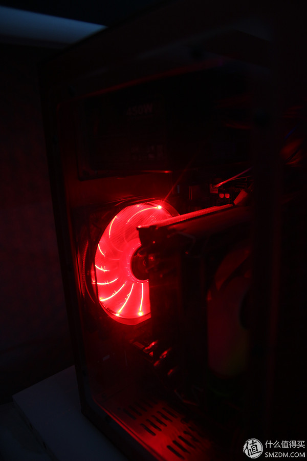 看欧洲杯的球迷,看爽