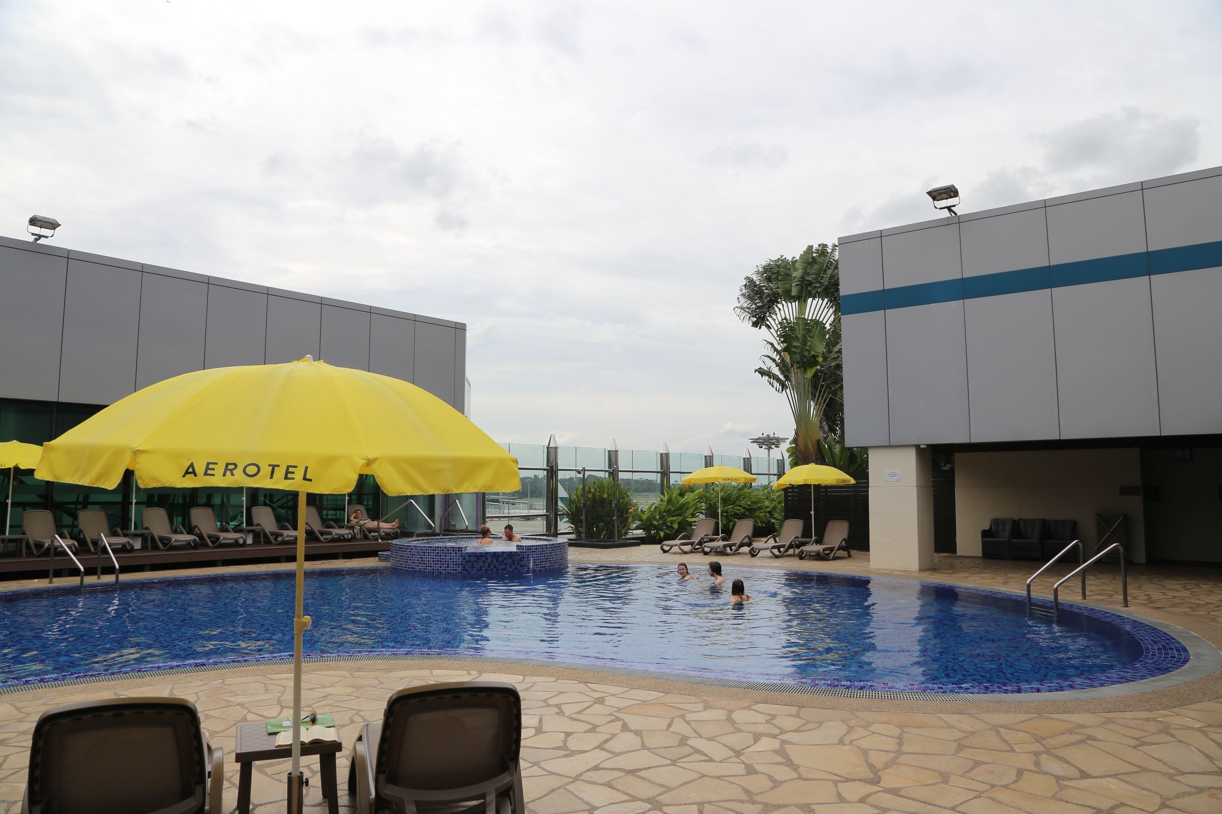 新加坡机场升级攻略超难,新加坡最牛机场