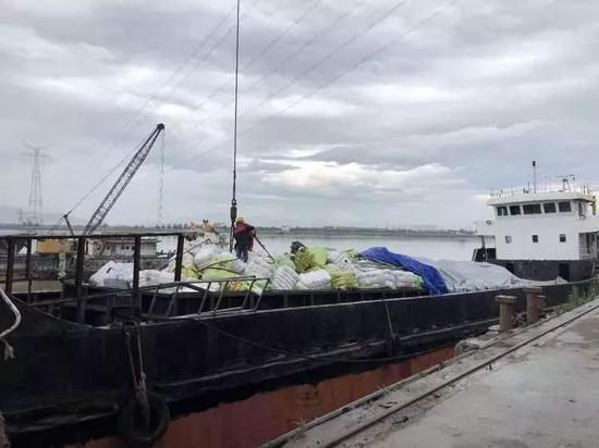 500吨韩国旧衣服,韩国旧衣服被截