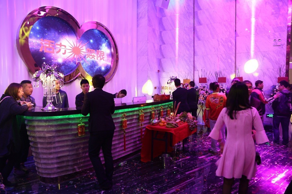 一堆新兴品牌抓住80、90后的心，富力的这个mall实力爆棚