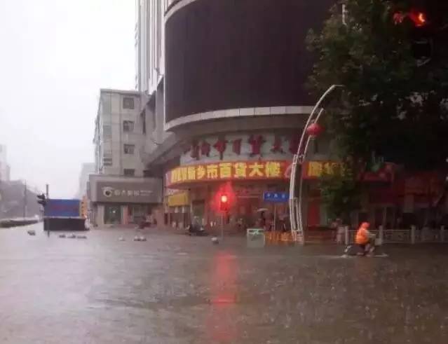 新乡暴雨受灾视频,新乡特大暴雨抢险动态视频