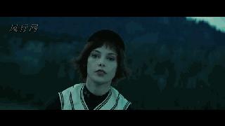 棒球！足球！桌游台球啤酒！在这个超酷的室内棒球馆度过一个慵懒的午后！