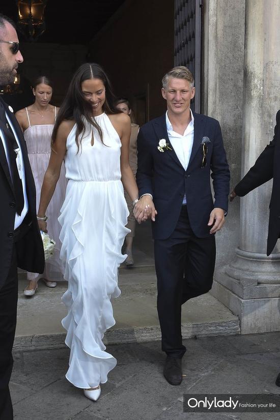 小猪伊万婚礼视频,小猪和伊万最新视频