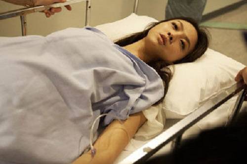 怀孕在车上突然羊水破了,羊水破了但没开指怎么办