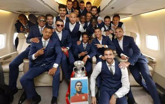 2016欧洲杯葡萄牙夺冠c罗和弗格森,2016年欧洲杯葡萄牙夺冠全过程