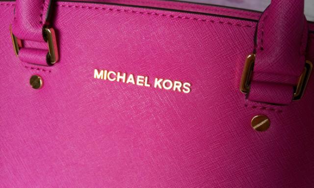 呸！你个假包婊，还有脸出来晒？