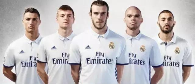 同为骚紫色，你的选择是皇马还是巴萨？