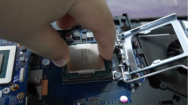 炫龙更换cpu视频,炫龙游戏本换cpu