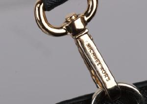 呸！你个假包婊，还有脸出来晒？