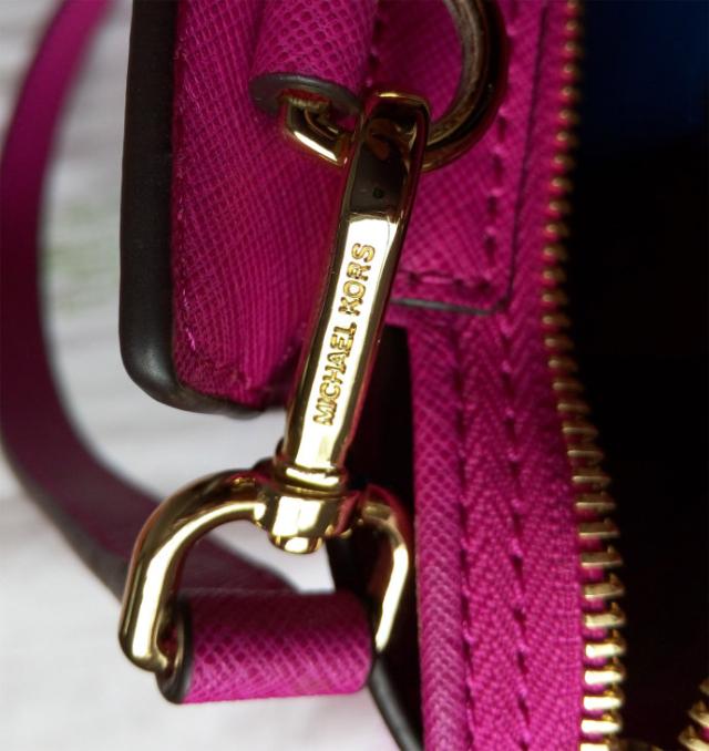 呸！你个假包婊，还有脸出来晒？