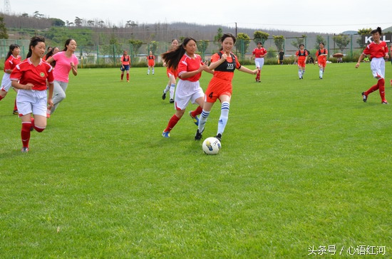 娉歌タ濂冲瓙瓒崇悆,浜戝崡鐪佸コ瀛愬垵涓冻鐞冮槦