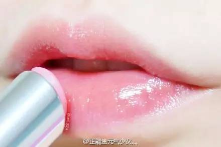 10支职场安全色：不是每家公司都能hold住新人的烈焰红唇