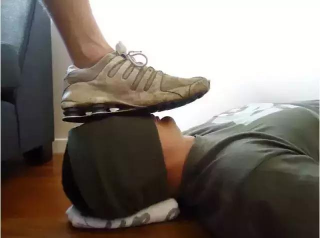 见过爱球鞋的，但是爱成这样的，你见过吗？