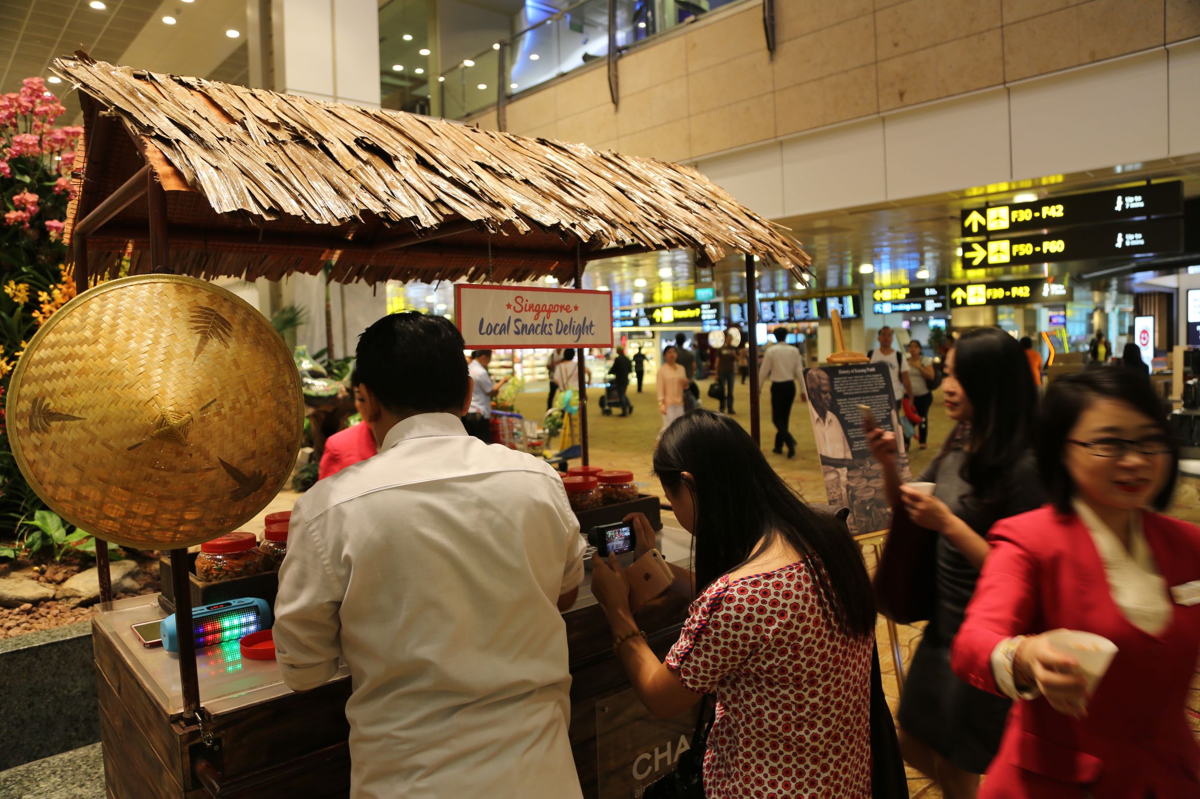 新加坡机场升级攻略超难,新加坡最牛机场