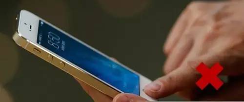 vivo手机进水了怎么让水震出来,手机进水的紧急处理方法