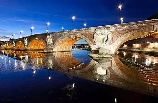 欧洲杯举办的球场,欧洲杯揭幕赛球场