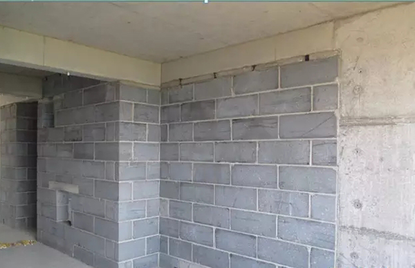 屋里的墙皮开裂怎么处理,墙皮开裂怎样解决