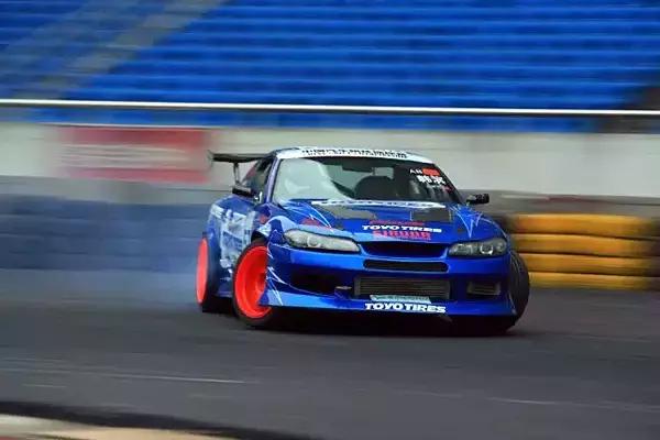 漂移技巧有哪些,漂移怎么样不拖漂