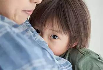 儿童胆小怕鬼怎么办,怎么帮助孩子走出胆小怕鬼的阴影