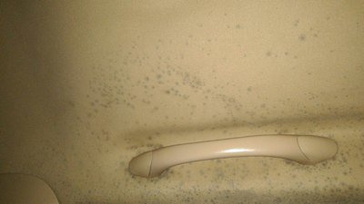 车子停在地下车库会发霉吗,地下车库发霉返潮