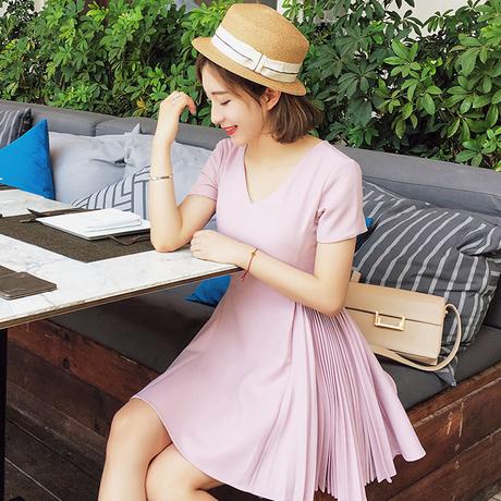 夏季女神最爱的一款棉麻连衣裙很有女人味哦!