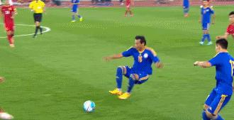 登巴巴受伤申花逆转,登巴巴断腿事件解说