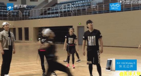 鹿晗抓球,鹿晗抓篮球