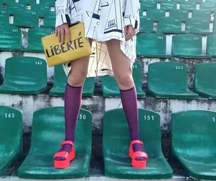 一次性雨衣变废为宝环保衣服,废弃雨衣不要扔学会这招超实用