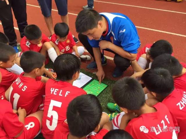 嘉定搏击长空足球俱乐部青训,寒假足球训练营上海