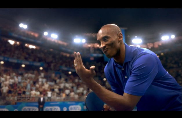 科比用大招助王祖蓝上演飞人式,科比帮中国队捡球