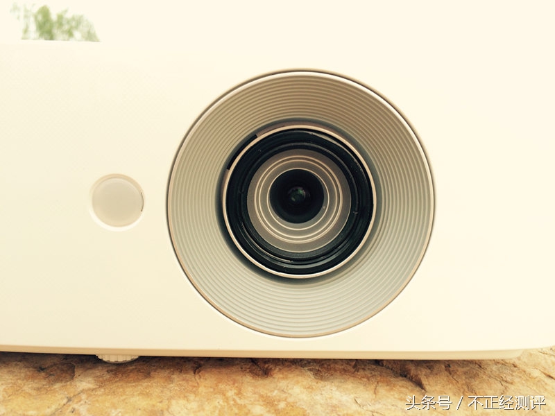 明基th683投影机多少流明,明基th683足球机