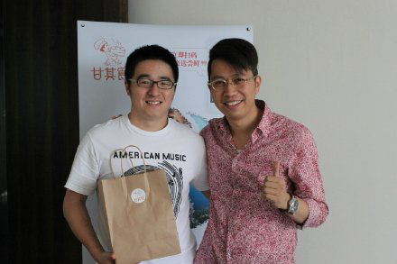 为了叫板美国汉堡，他把包子店开到哈佛大学，一年卖出3个亿