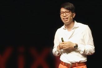 为了叫板美国汉堡，他把包子店开到哈佛大学，一年卖出3个亿