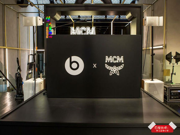 beats耳机皇室限量版,beats联名mcm耳机