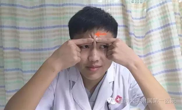 吹空调避免面瘫小技巧,吹空调面瘫嘴歪怎么治疗