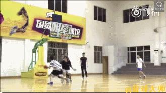 鹿晗抓球,鹿晗抓篮球
