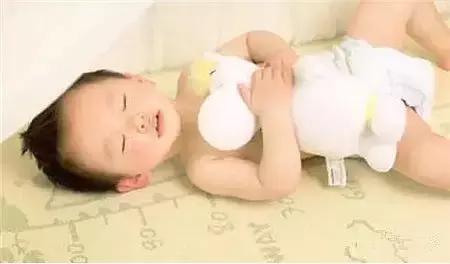 宝宝睡凉席的危害,小孩可以睡除螨虫凉席吗