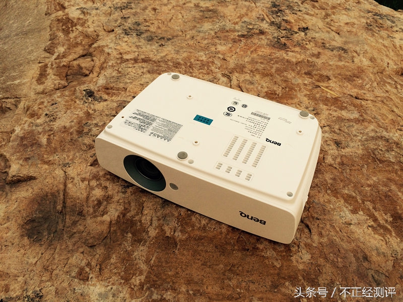 明基th683投影机多少流明,明基th683足球机