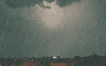 一次性雨衣变废为宝环保衣服,废弃雨衣不要扔学会这招超实用