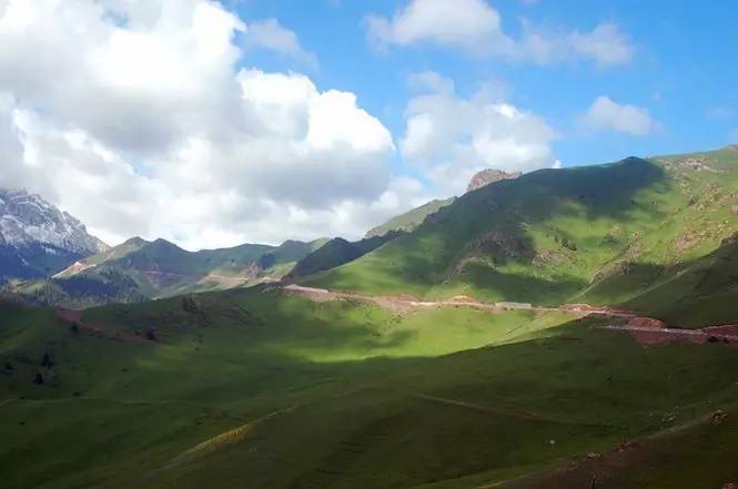 险过独库，美过101，伊犁还私藏着这样一条经典之路！