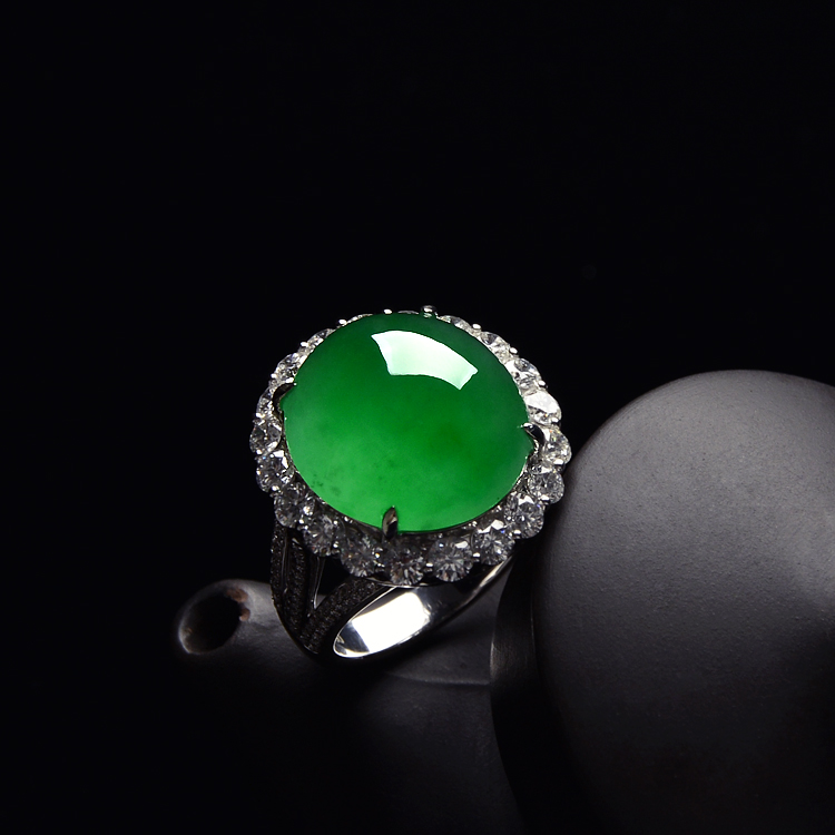 腕上乾坤玛瑙玉髓,怎么样根据手腕粗细选玉镯