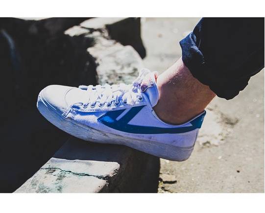 回力鞋70年代最经典的红白色,回力最火的五款老爹鞋渐变色