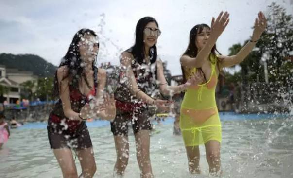 重庆暴雨一觉醒来看海,重庆暴雨看海