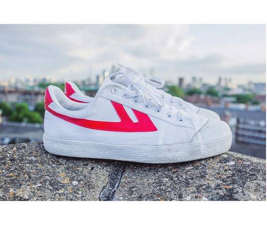 回力鞋70年代最经典的红白色,回力最火的五款老爹鞋渐变色